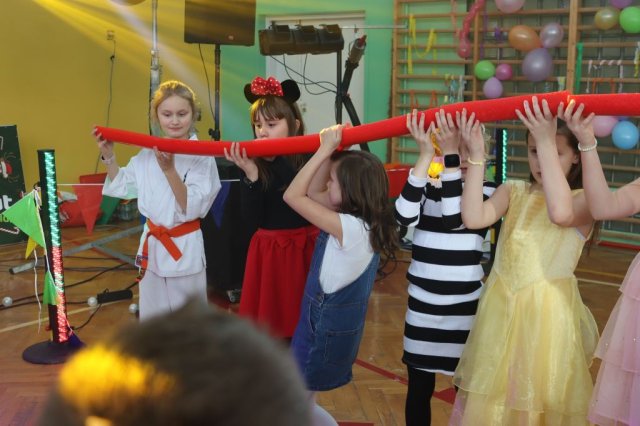 b_1024_768_0_00_images_2023_2024_WYDARZENIA_Choinka_418248058_840201211241162_1645244281877601109_n